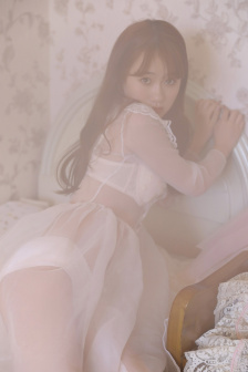 她穿成军区大佬女配妻也无风雨